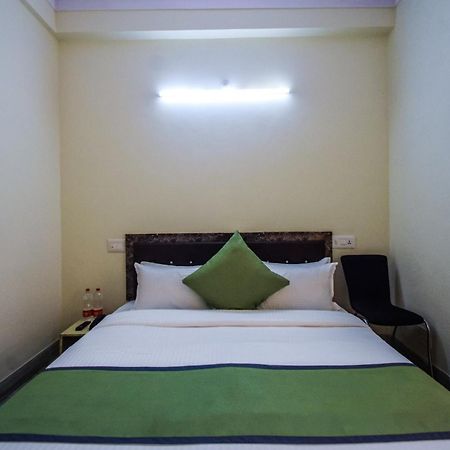 OYO 15212 Hotel Seema Udaipur Buitenkant foto