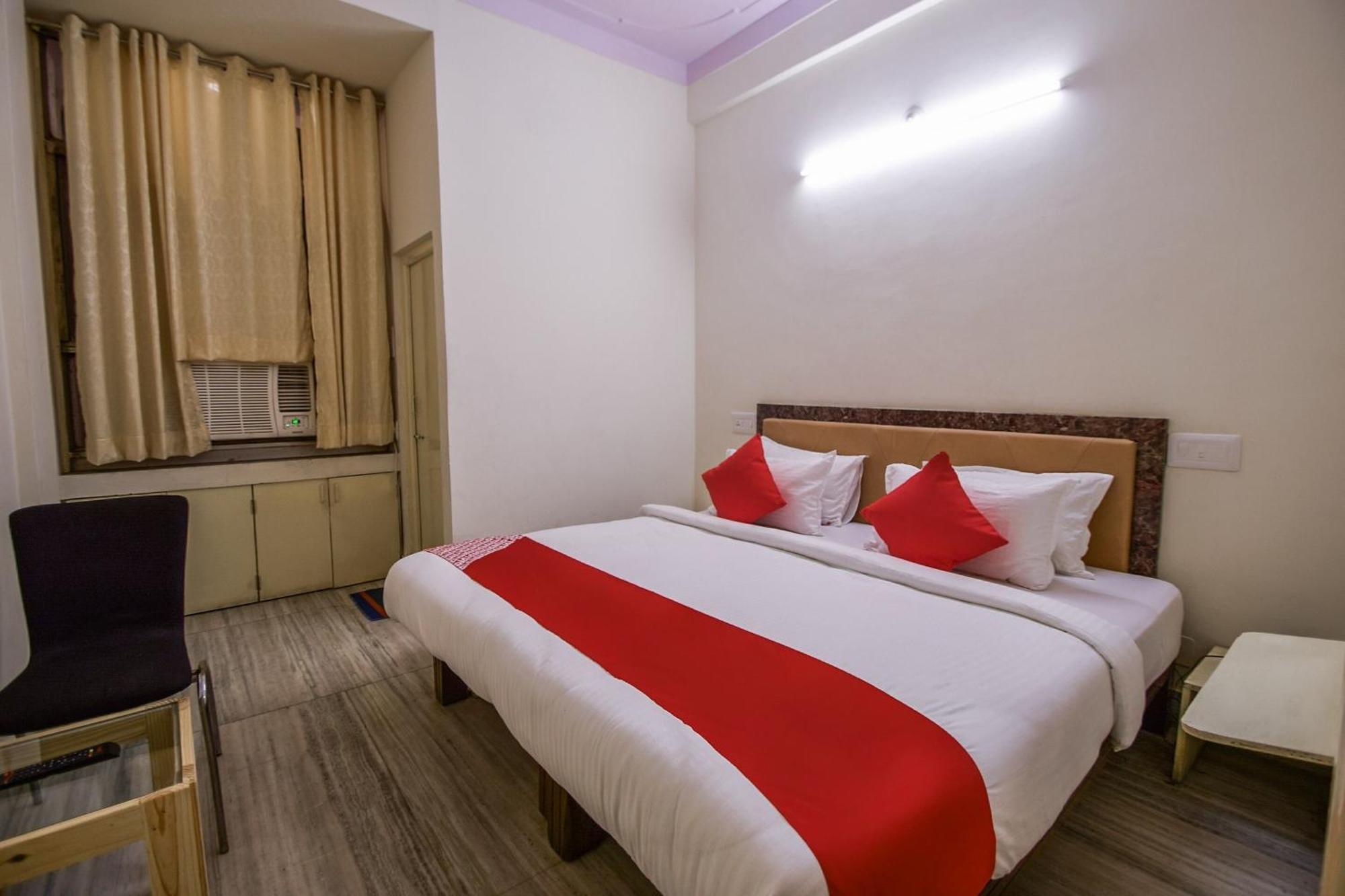 OYO 15212 Hotel Seema Udaipur Buitenkant foto