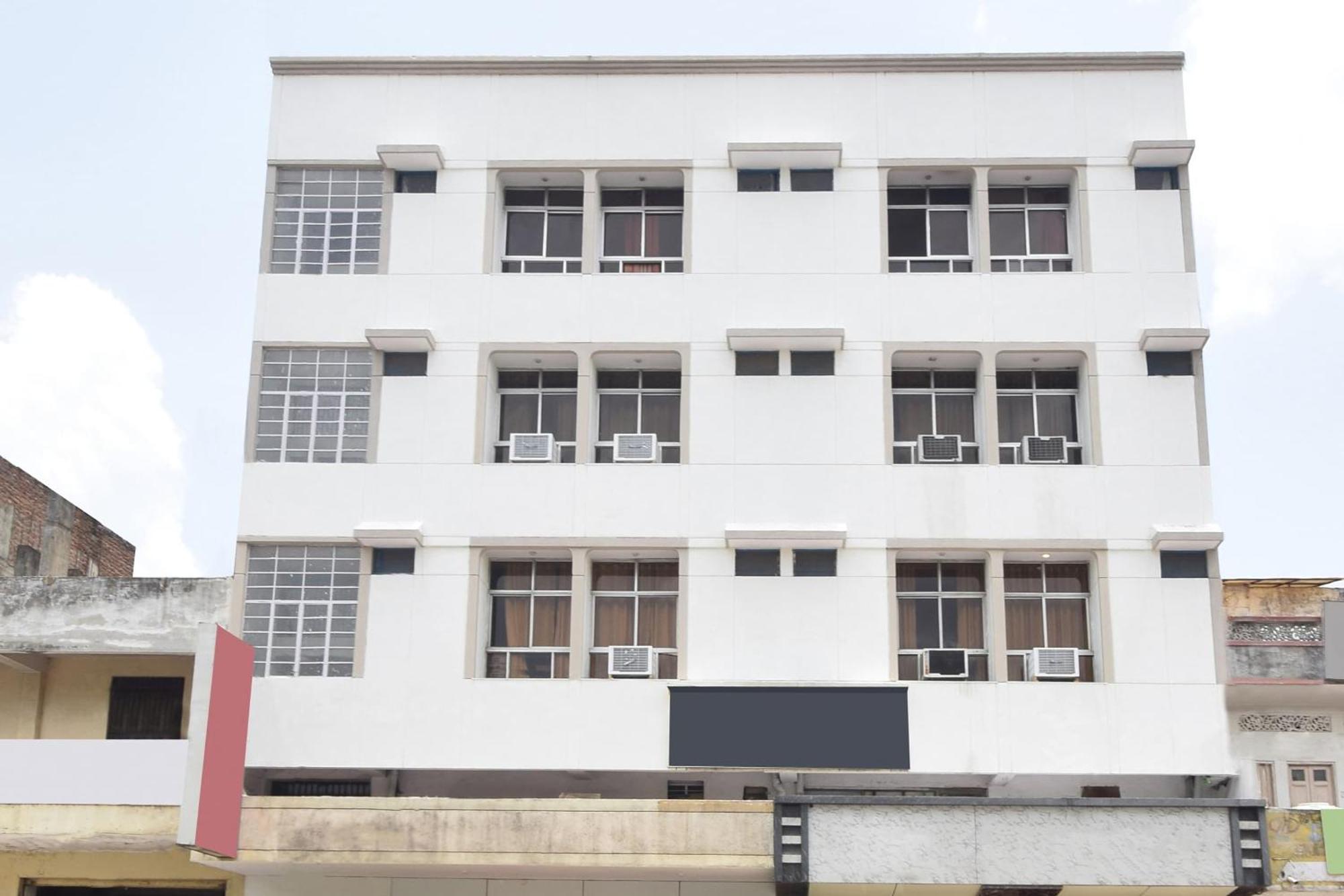 OYO 15212 Hotel Seema Udaipur Buitenkant foto