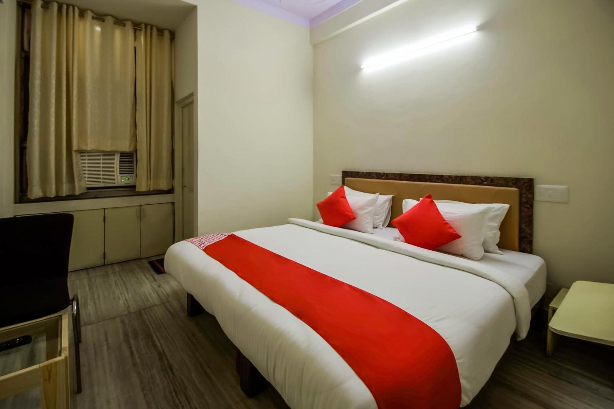 OYO 15212 Hotel Seema Udaipur Buitenkant foto