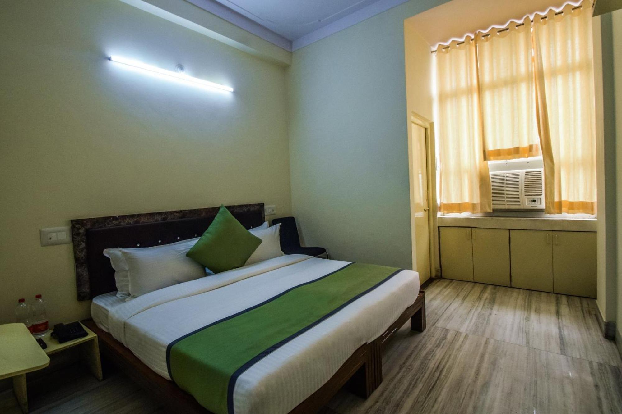 OYO 15212 Hotel Seema Udaipur Buitenkant foto