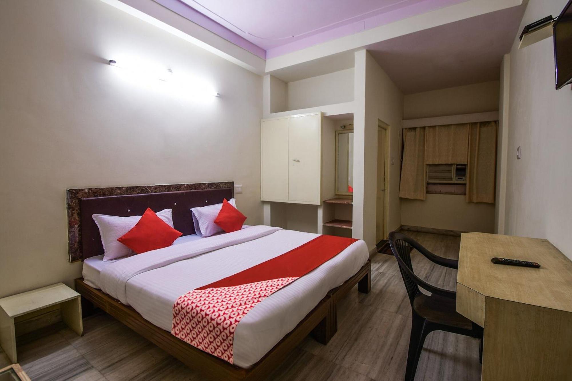 OYO 15212 Hotel Seema Udaipur Buitenkant foto