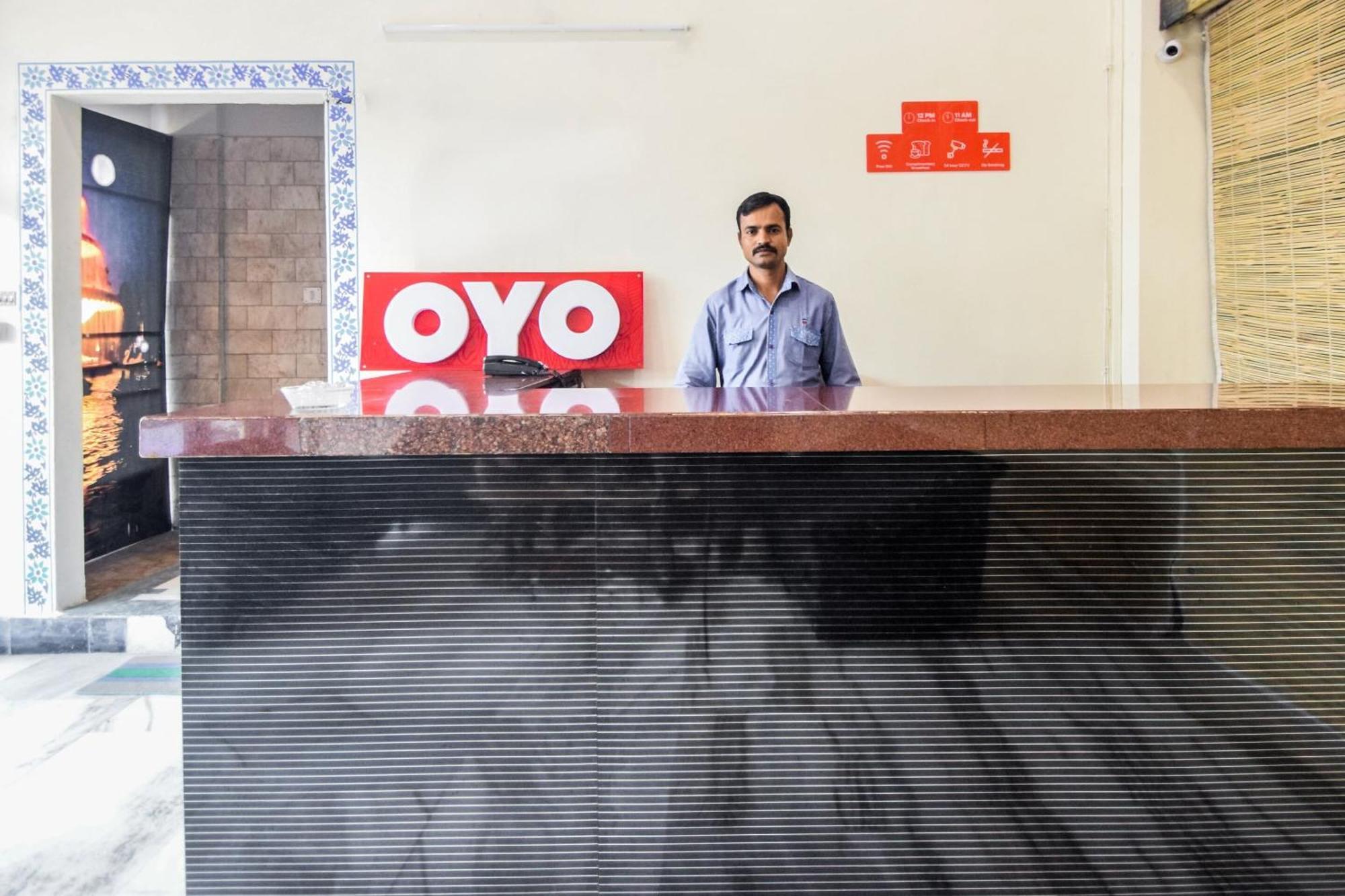OYO 15212 Hotel Seema Udaipur Buitenkant foto