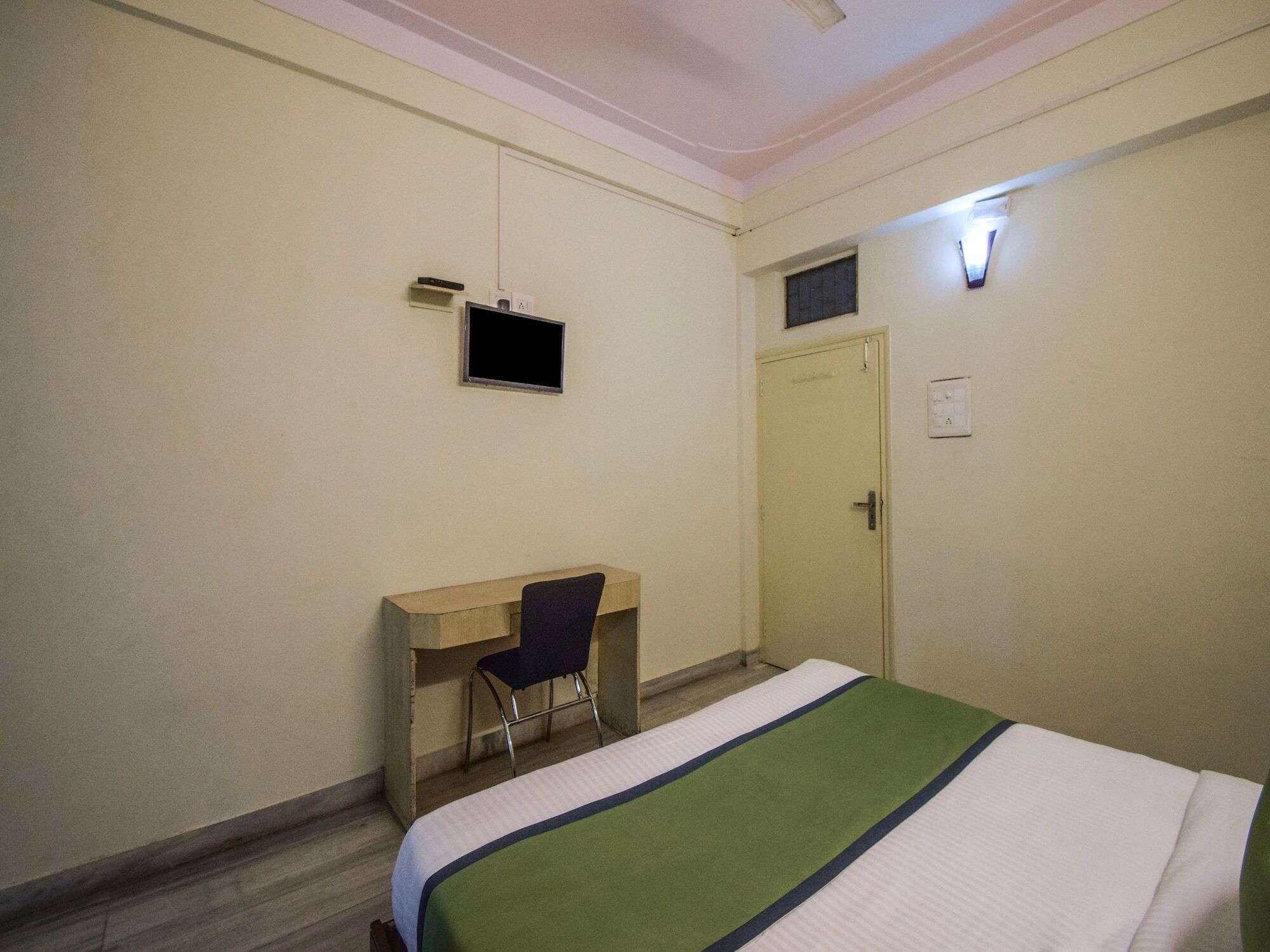 OYO 15212 Hotel Seema Udaipur Buitenkant foto