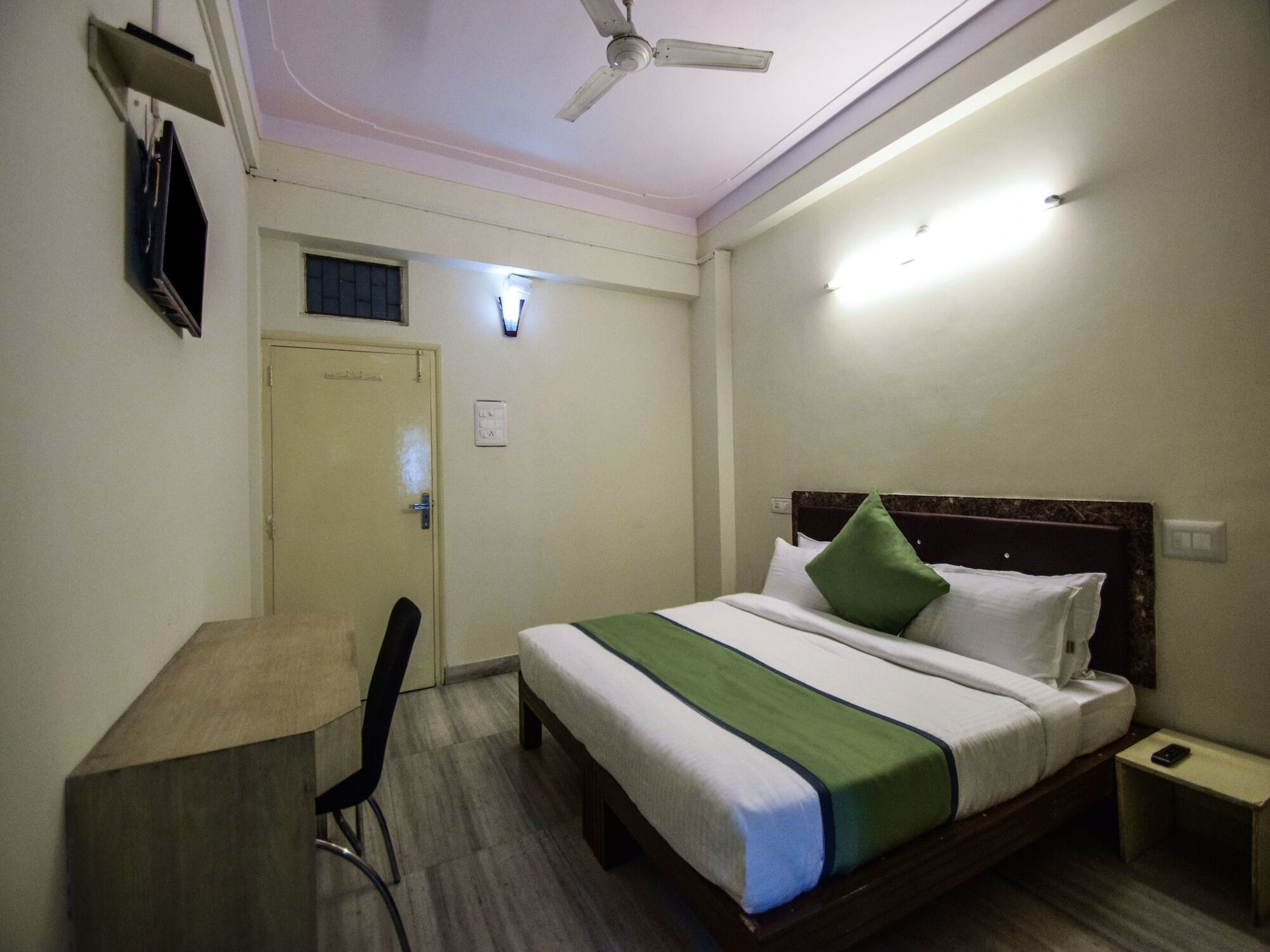 OYO 15212 Hotel Seema Udaipur Buitenkant foto